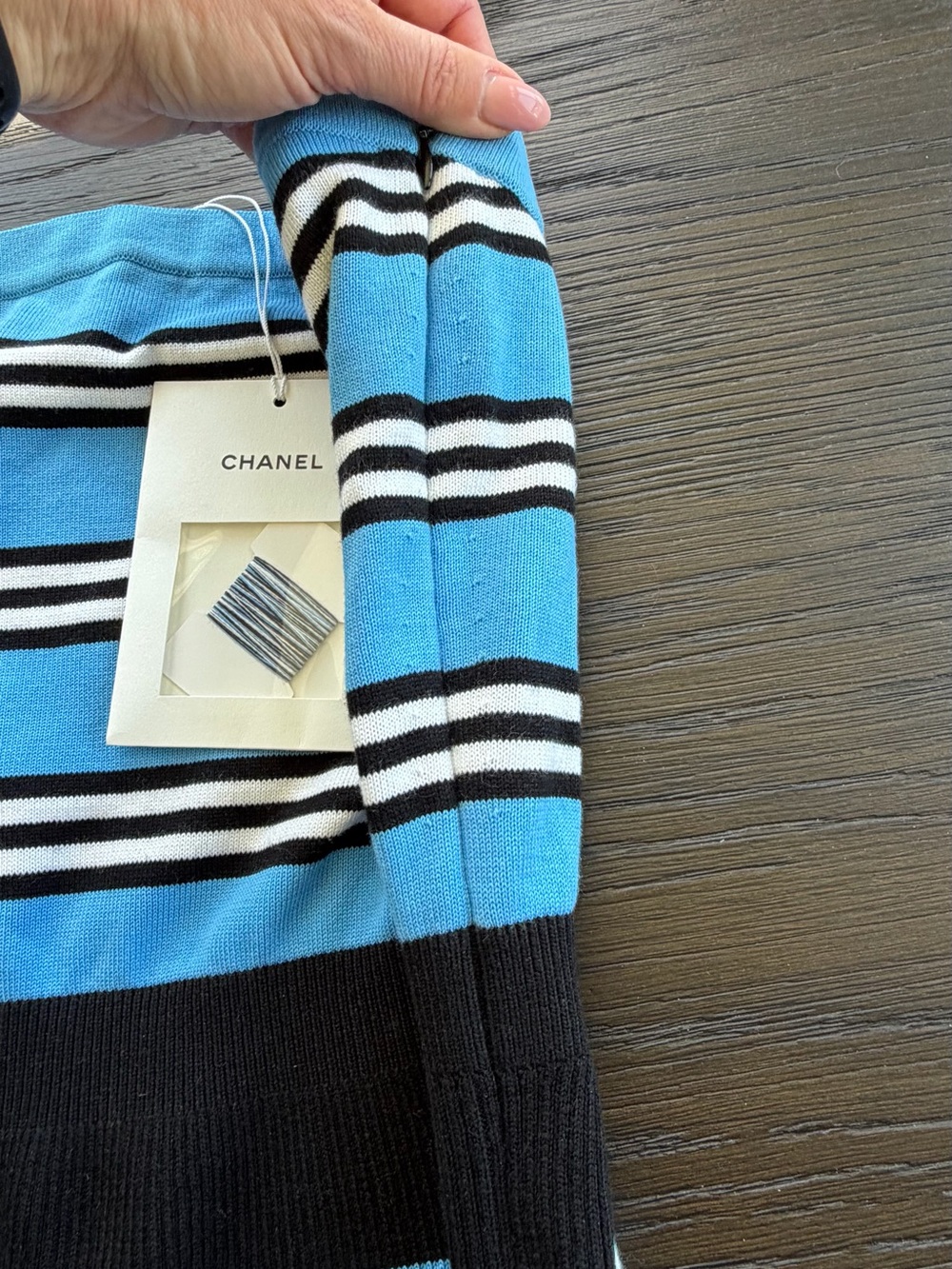 Authentic pre-fall 2024 CHANEL Blue, Black & White Striped Tube Knit Dress - Picture 4 of 11